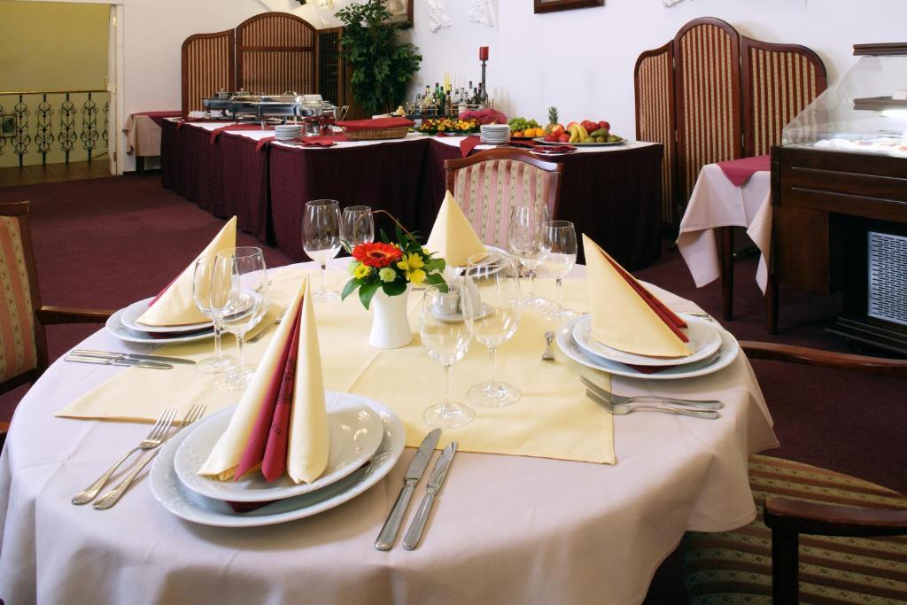 Hotel Maly Pivovar Ceske Budejovice Exterior photo